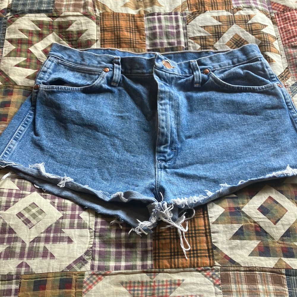 Adorable Wrangler Cut Off Shorts